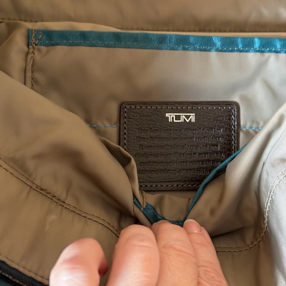 Tumi Quintessential Teal Tote Bag, 100% Nylon - Picture 6 of 9